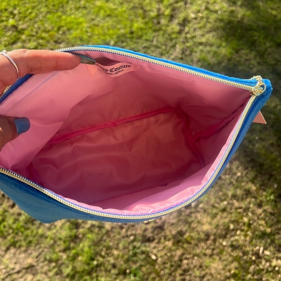 - JUICY COUTURE BLUE/ TEAL TRAVEL BAG w toiletry bottle​ - Picture 8 of 10